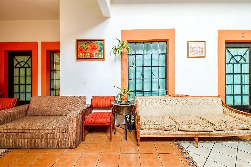 **  Oyo Hotel Posada Garibaldi Guadalajara México