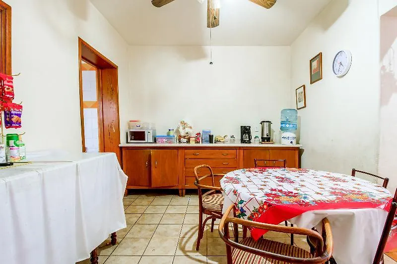 **  Oyo Hotel Posada Garibaldi Guadalajara México