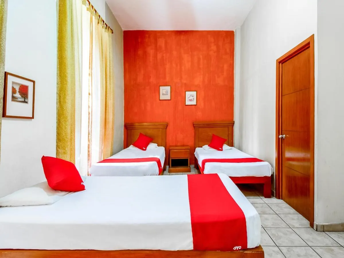 Oyo Hotel Posada Garibaldi Guadalajara 2*,  Messico