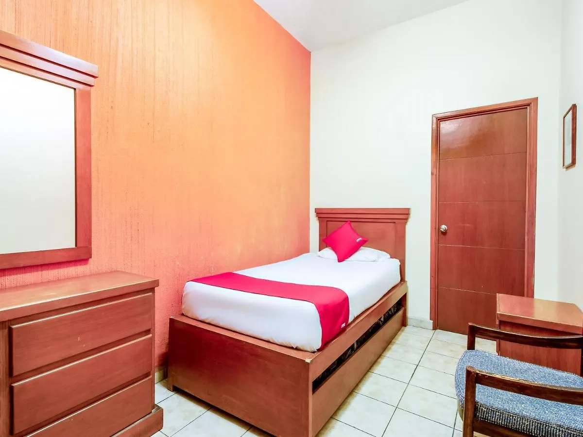 Oyo Hotel Posada Garibaldi Guadalajara Messico
